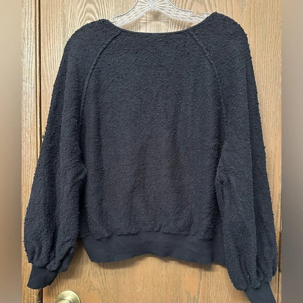 Free People Textured Black Puff Sleeve V‎ Neck Crop Sweater Size Small